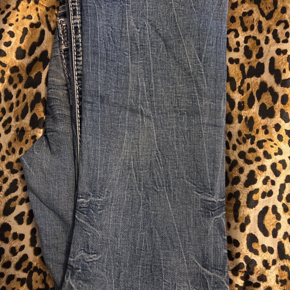 Buckle Jeans - Picture 3 of 3